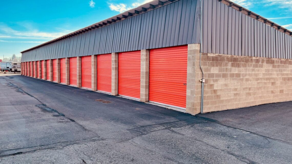Meer ruimte en rust: de voordelen van een garagebox huren